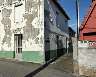 Vista exterior de Casa o xalet en venda en Vigo  amb Jardí privat