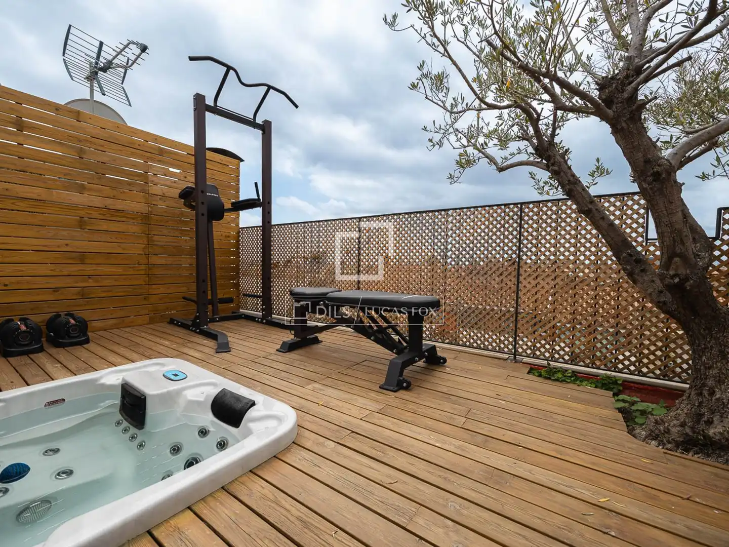 Terrasse von Dachboden zum Verkauf in Barcelona mit Klimaanlage, Terrasse und Balkon