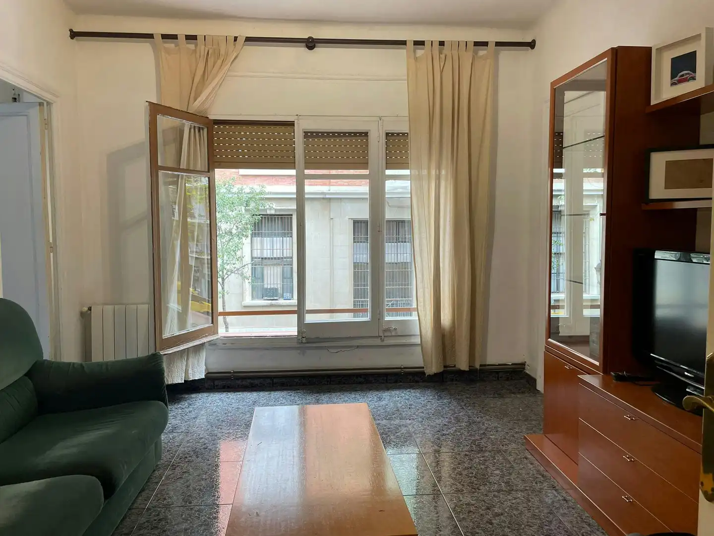 Living room of Flat for share in  Barcelona Capital  with Heating, Furnished and Washing machine