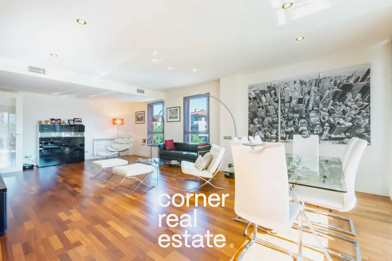 Exterior view of Flat for sale in Sant Cugat del Vallès  with Air Conditioner, Heating and Parquet flooring