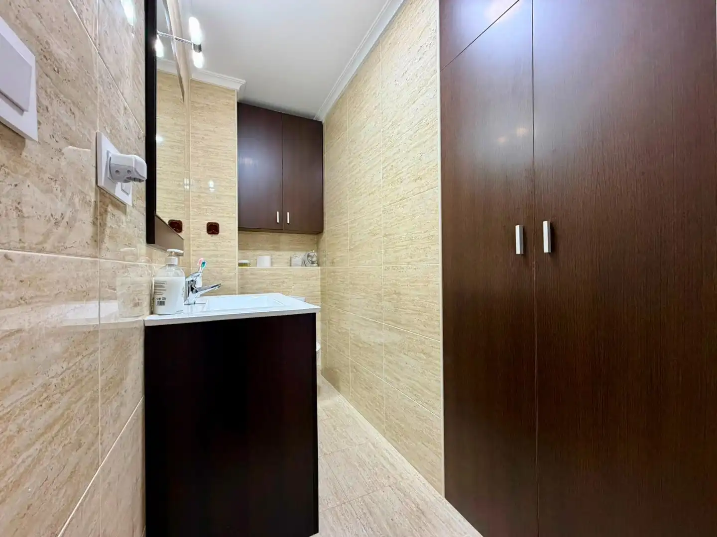 Bathroom of Flat for rent in Valencia  with Air Conditioner, Heating and Balcony