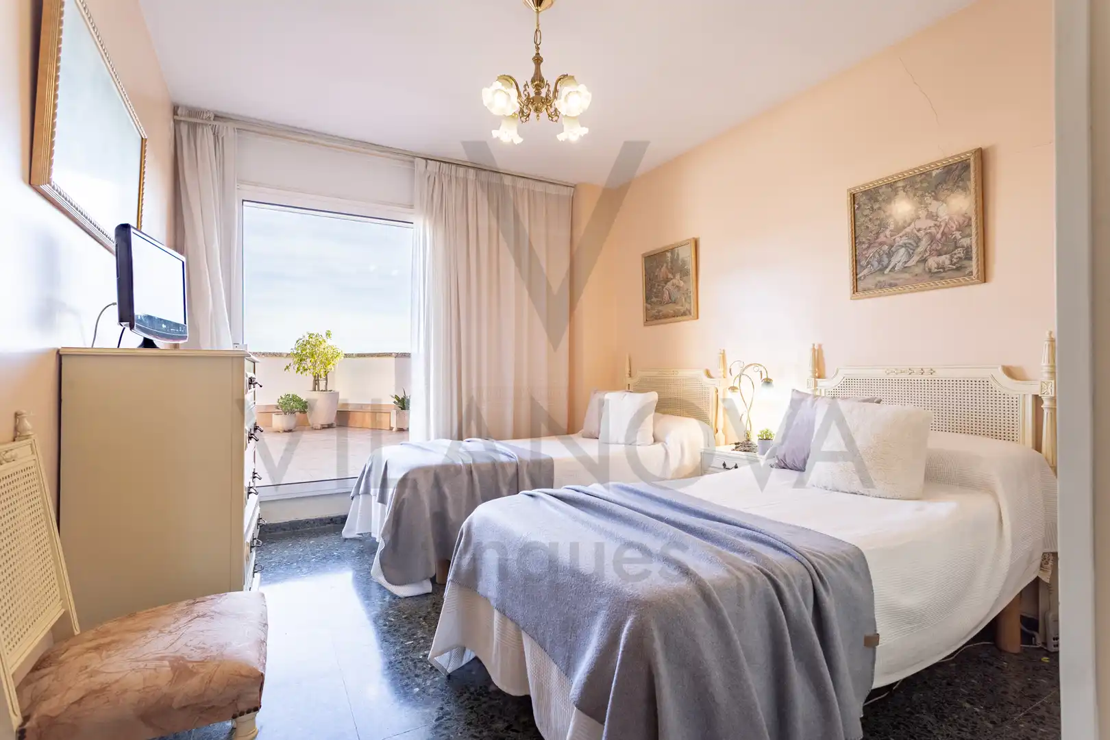 Schlafzimmer von Dachboden zum Verkauf in Reus mit Heizung, Terrasse und Abstellraum