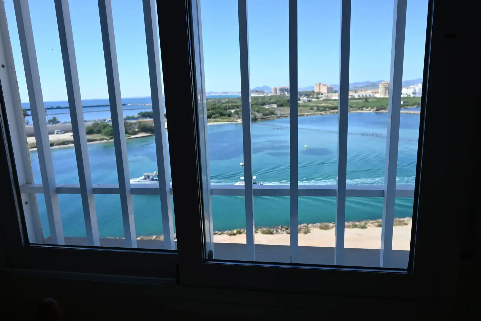 Habitación de Apartamento en venta en La Manga del Mar Menor con Terraza, Amueblado y Horno