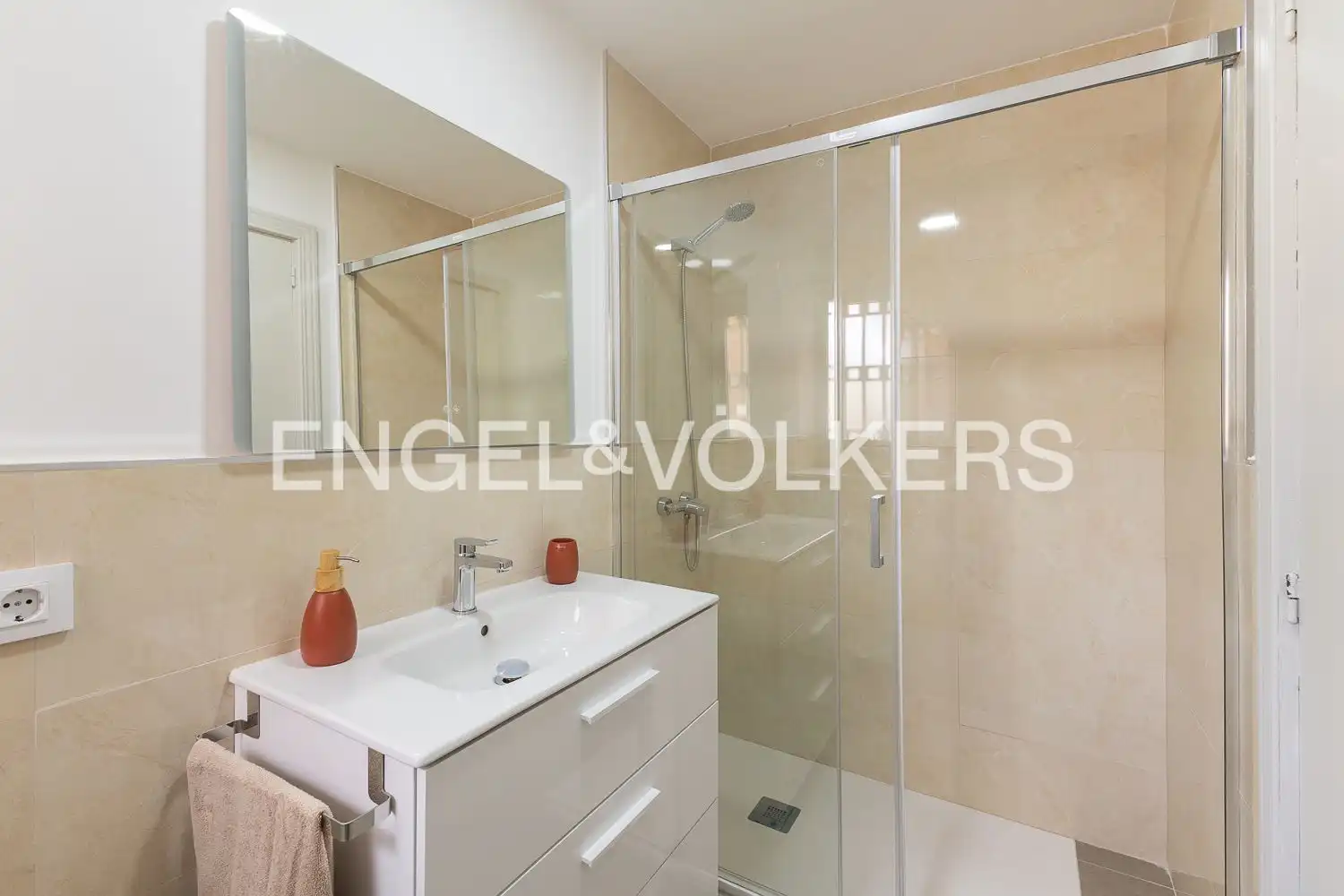 Bathroom of Houses for rent in Rocafort  with Air Conditioner, Heating and Private garden