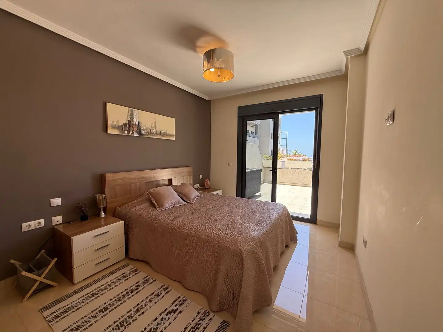 Dormitori de Apartament en venda en Adeje amb Terrassa, Piscina i Moblat