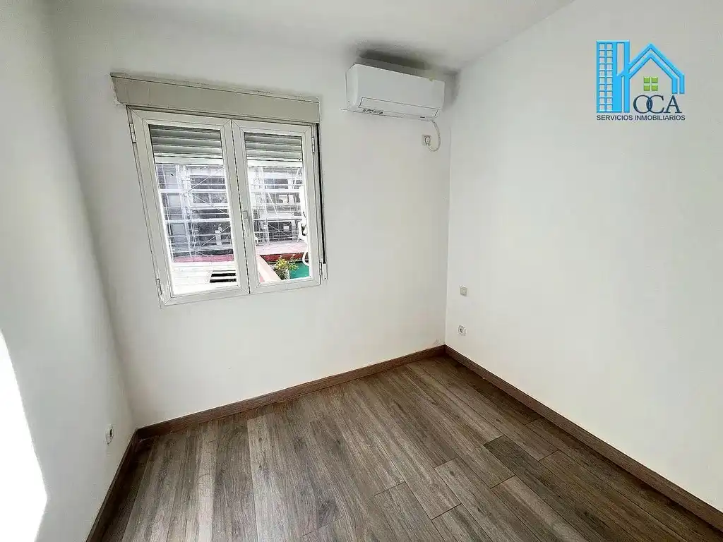 Bedroom of Flat for sale in Madrid  with Air Conditioner