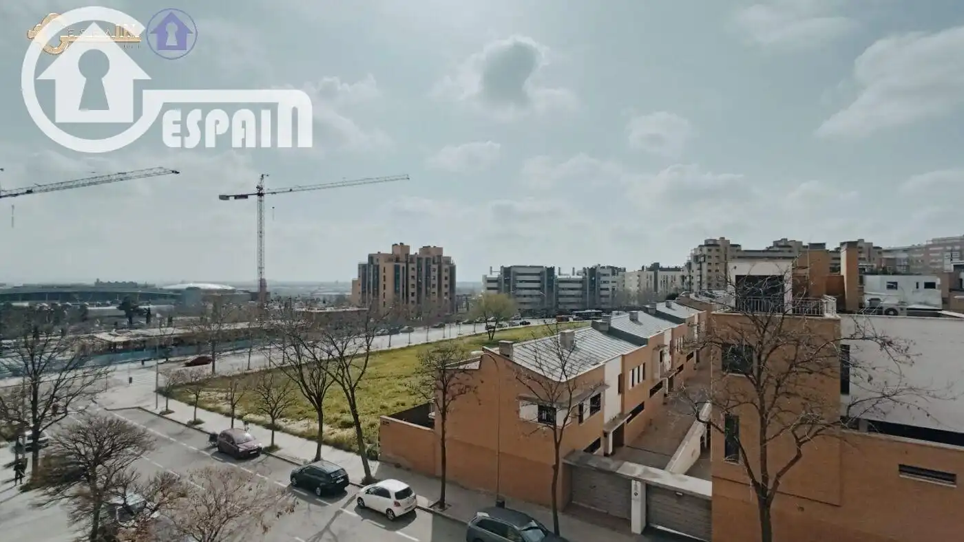 Vista exterior de Piso en venta en Madrid con Aire acondicionado, Calefacción y Jardín privado