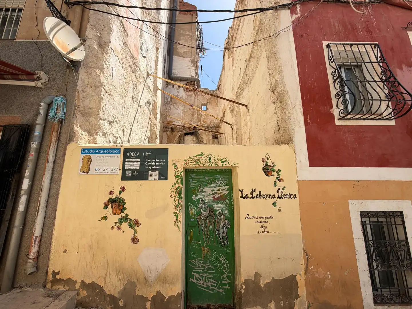 Vista exterior de Edificio en venta en Alicante / Alacant