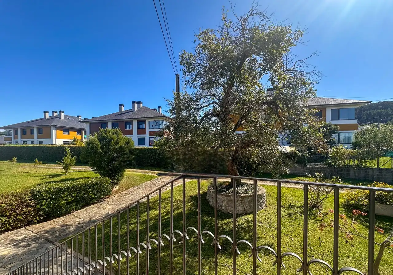 Vista exterior de Casa o chalet en venta en Alfoz de Lloredo con Calefacción, Jardín privado y Terraza
