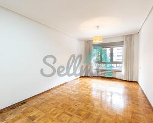 Living room of Flat to rent in Oviedo   with Heating, Parquet flooring and Terrace