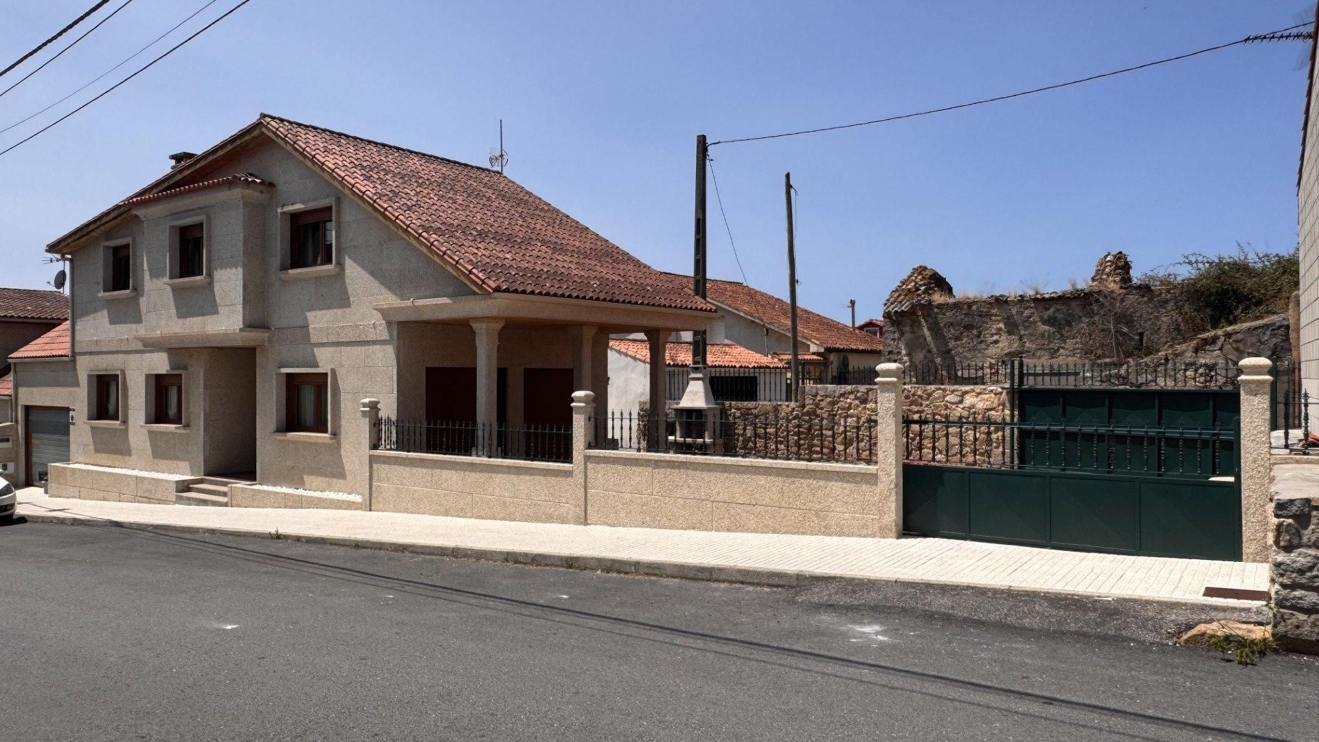 Vista exterior de Casa adosada en venta en Vilagarcía de Arousa con Terraza