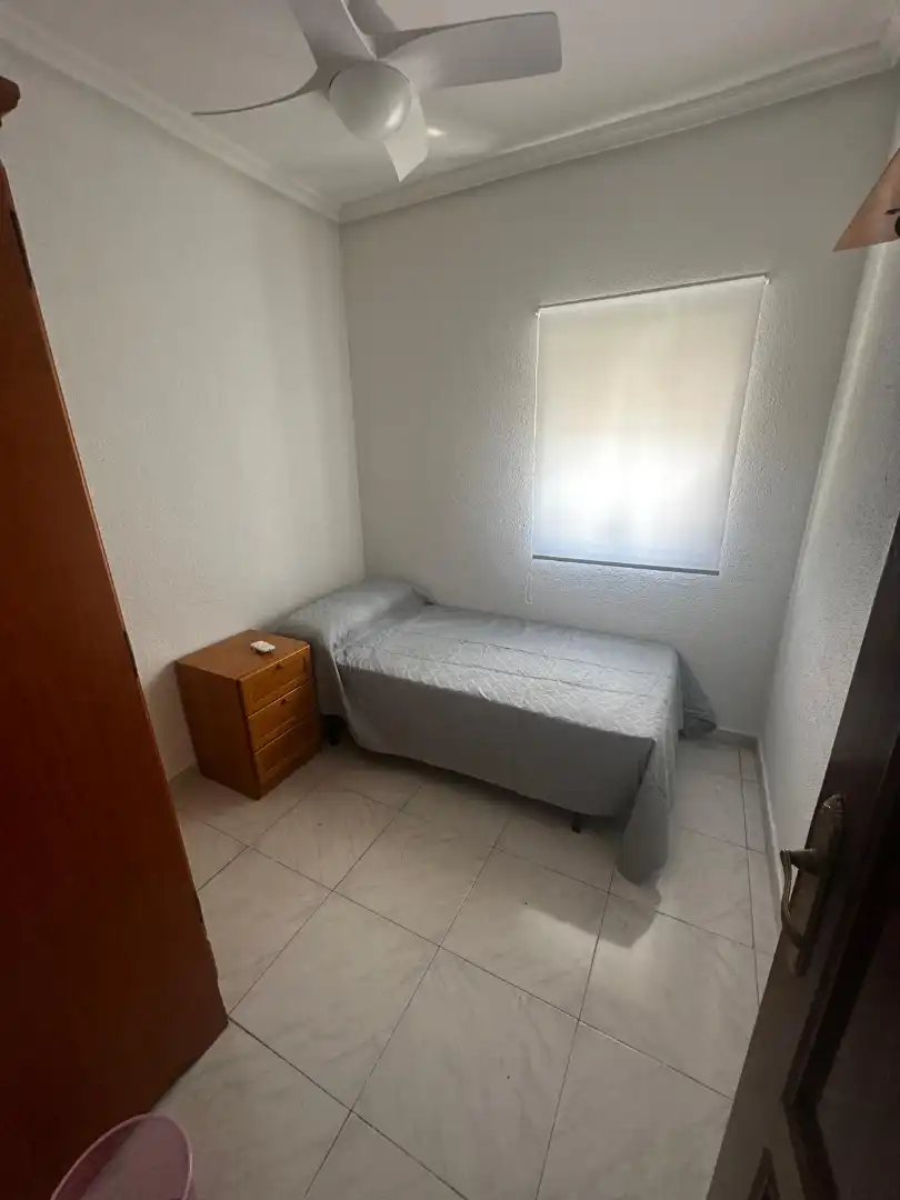Dormitori de Pis en venda en Jaén amb Aire condicionat, Moblat i Balcó