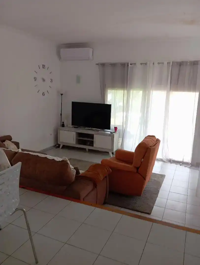 Sala d'estar de Casa adosada en venda en Besalú amb Traster
