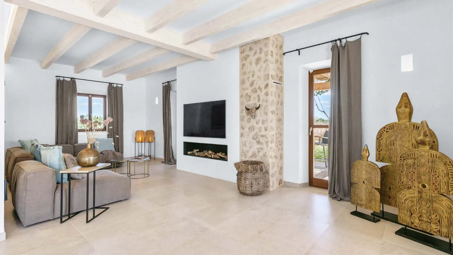 Living room of Country homes for sale in Ses Salines  with Air Conditioner, Heating and Terrace
