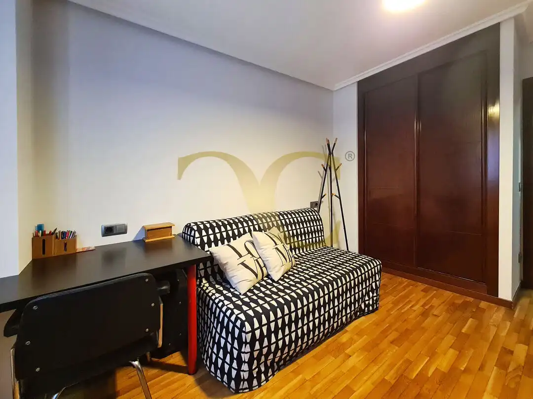 Bedroom of Flat for sale in Gijón   with Heating, Terrace and Furnished