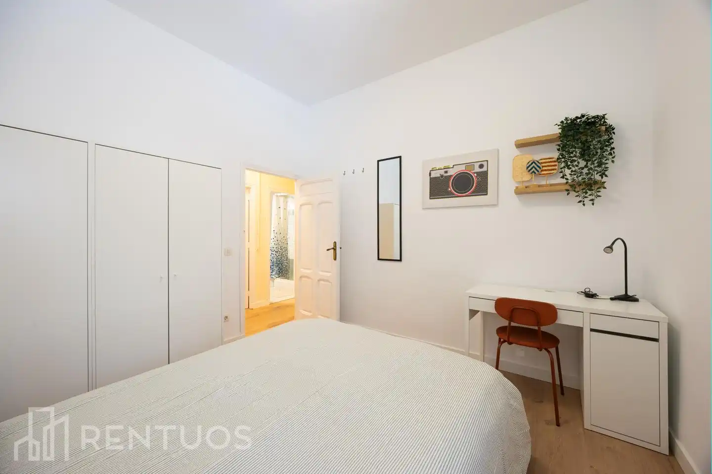 Schlafzimmer von Erdgeschoss zur Miete in Madrid mit Heizung, Parkett und Möbliert