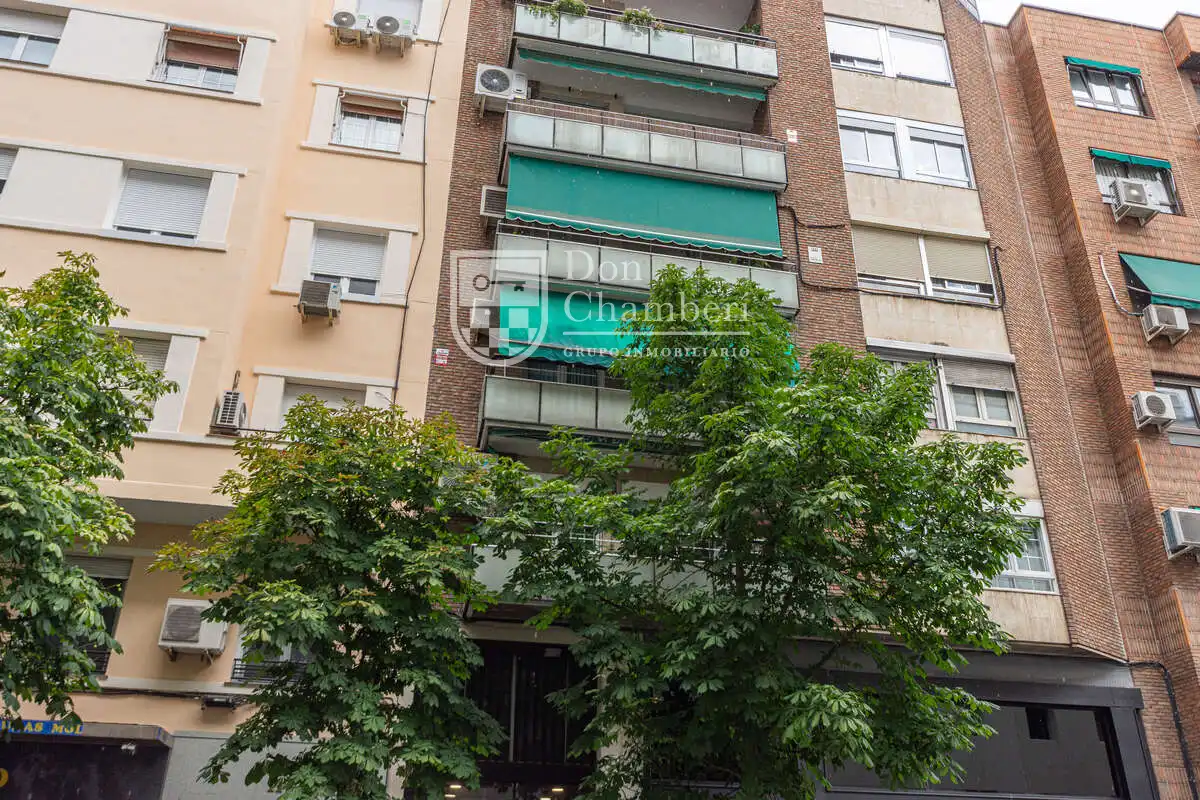 Vista exterior de Oficina en venta en Madrid