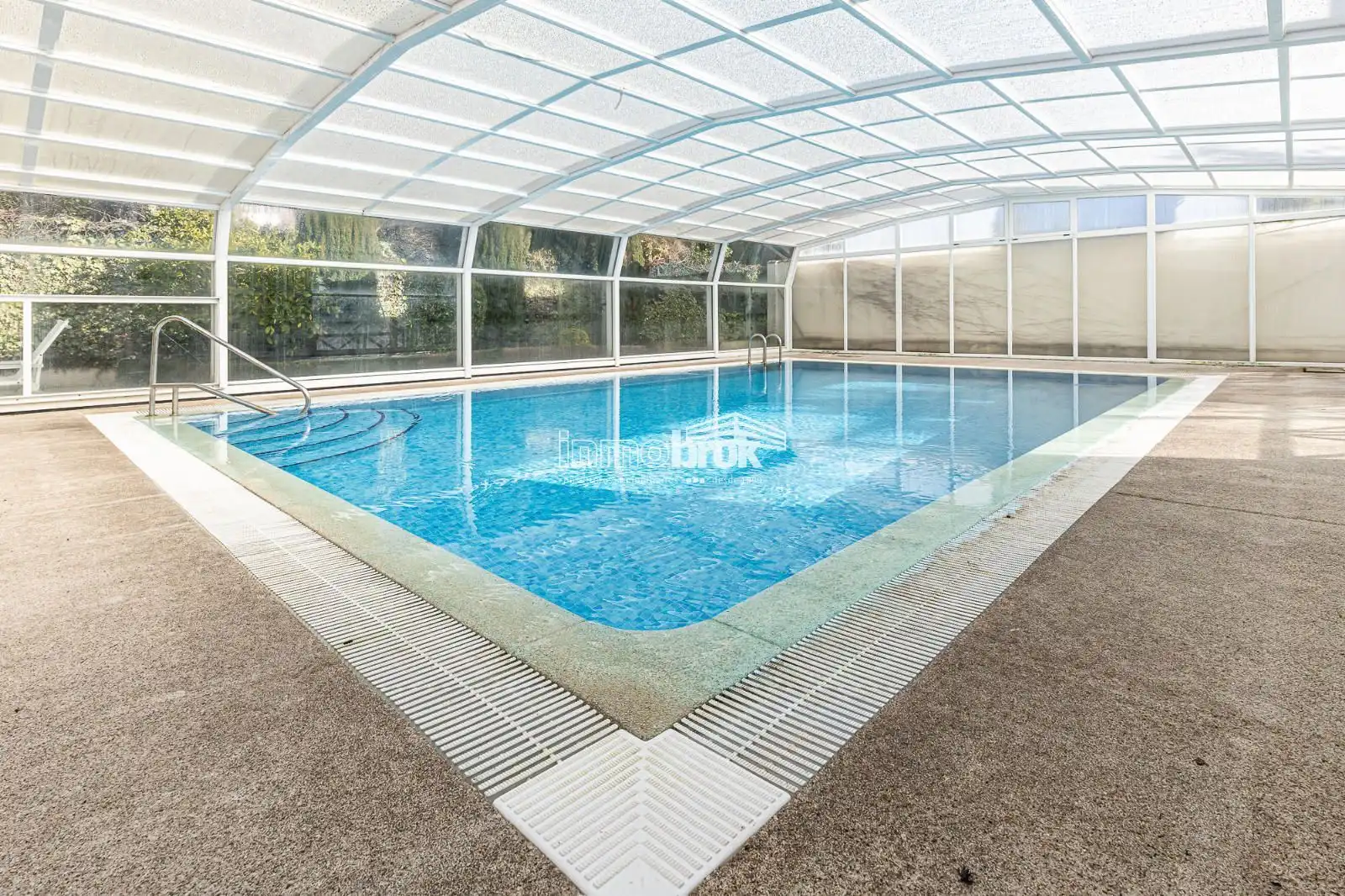 Piscina de Casa o chalet en venta en Madrid con Aire acondicionado, Calefacción y Terraza