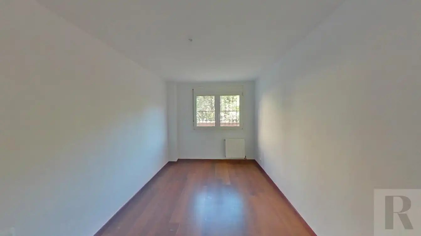 Habitación de Piso en venta en Sabadell con Calefacción y Terraza
