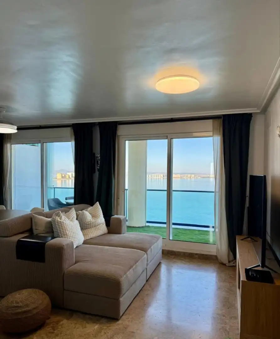 Wohnzimmer von Dachboden zum Verkauf in La Manga del Mar Menor mit Klimaanlage, Abstellraum und Möbliert