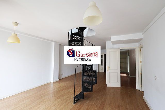 Exterior view of Duplex for sale in San Lorenzo de El Escorial  with Heating and Storage room
