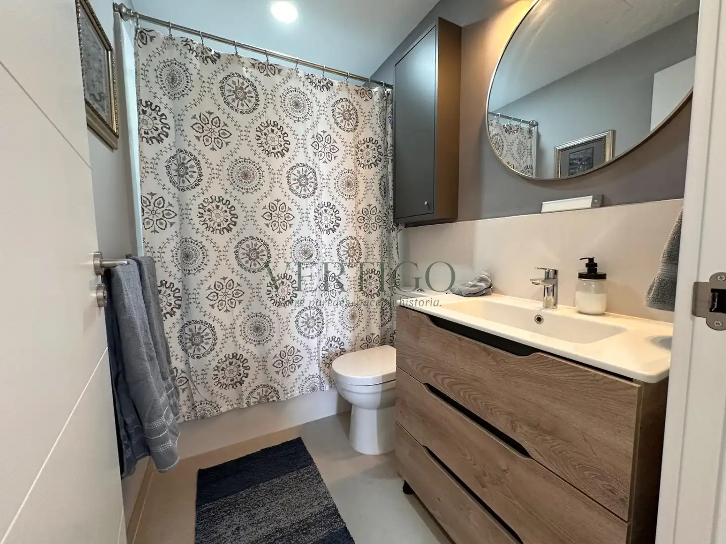 Badezimmer von Wohnung zum Verkauf in Dos Hermanas mit Klimaanlage, Heizung und Terrasse
