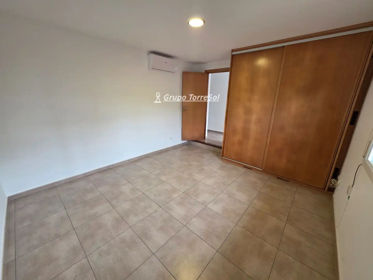 Casa aparellada amb jardí en venda a Figuera, imagen 10