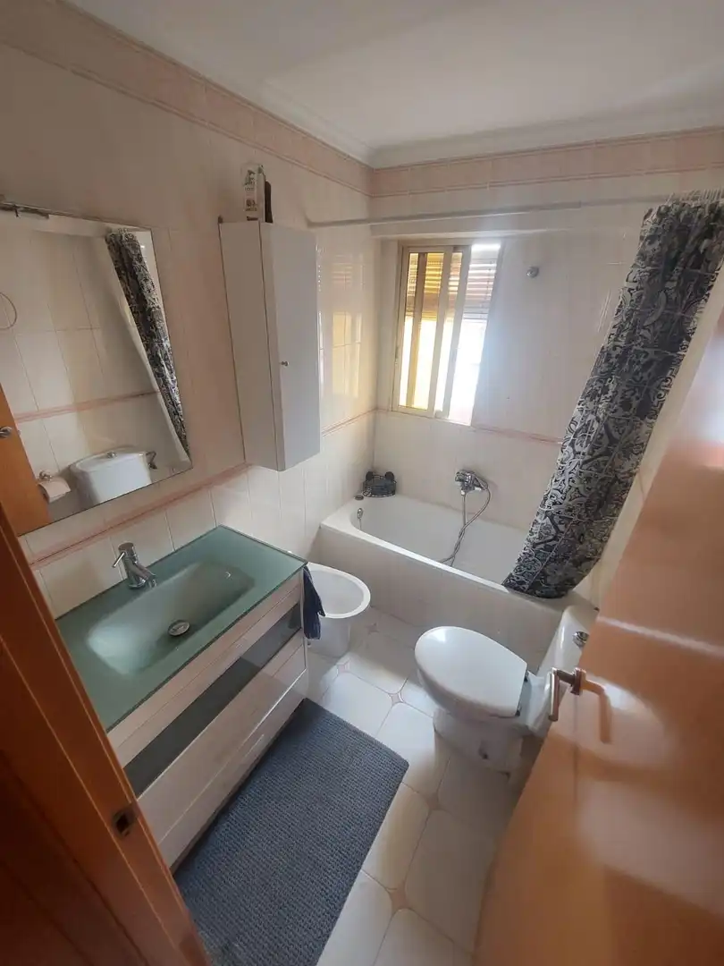 Baño de Piso de alquiler en Alicante / Alacant con Aire acondicionado y Terraza