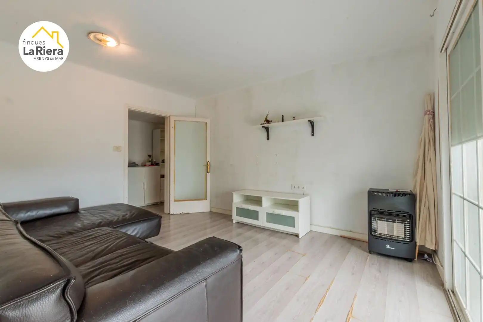 Sala d'estar de Pis en venda en Arenys de Mar amb Parquet i Balcó