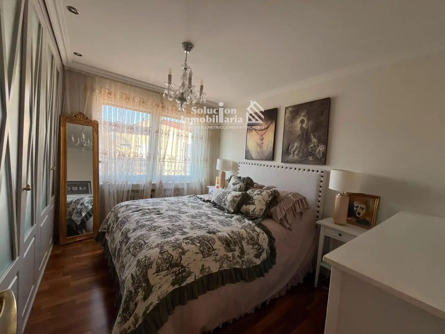 Schlafzimmer von Dachboden zum Verkauf in Salamanca mit Klimaanlage, Heizung und Terrasse