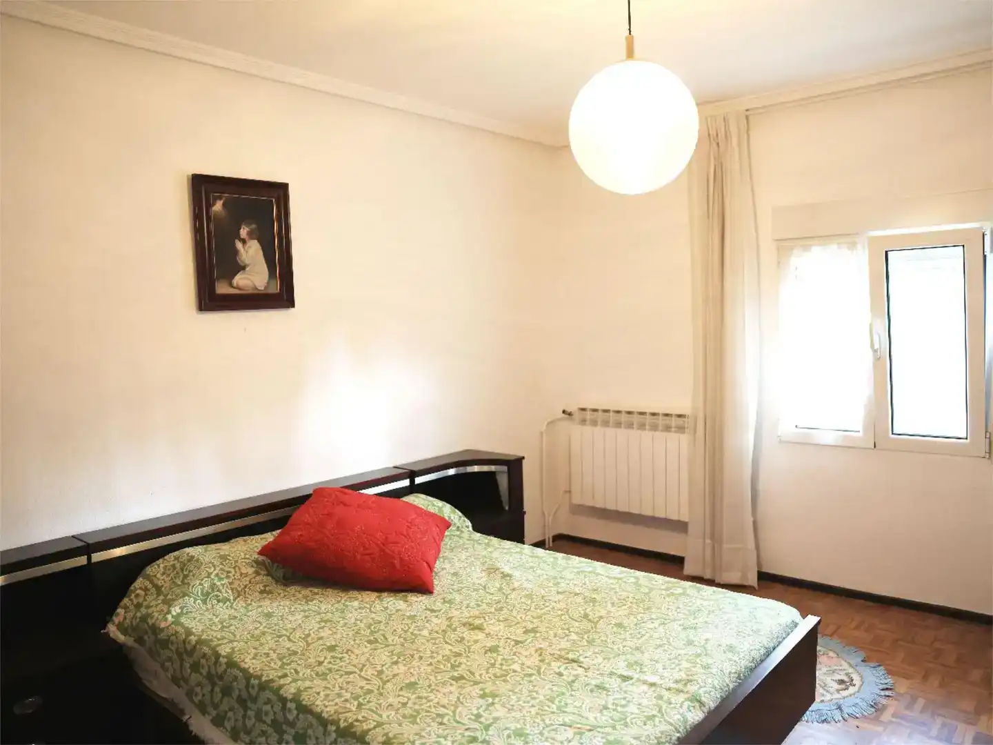 Dormitori de Casa adosada en venda en Miranda de Ebro amb Jardí privat, Parquet i Traster