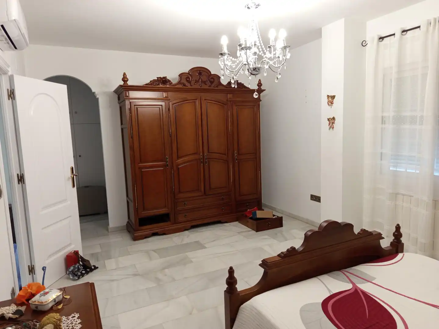 Dormitori de Casa o xalet en venda en Jaén amb Aire condicionat, Calefacció i Jardí privat