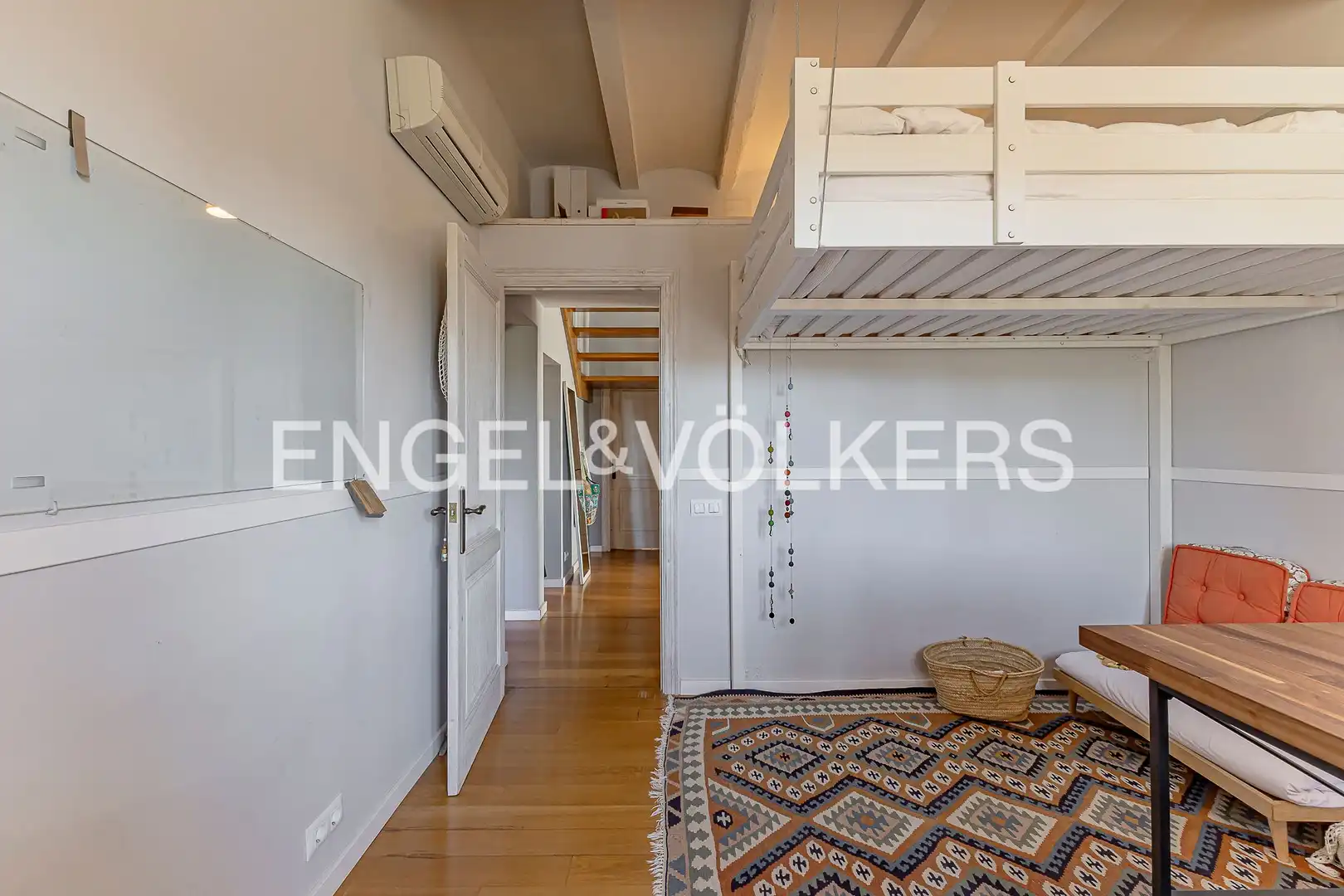 Bedroom of Duplexes for sale in Barcelona  with Air Conditioner, Heating and Private garden