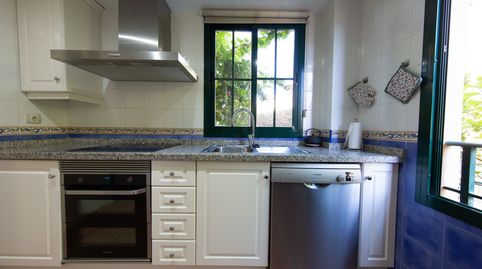 Chalet pareado en Sierra Cortina con vistas al mar y jardín exótico, imatge 5