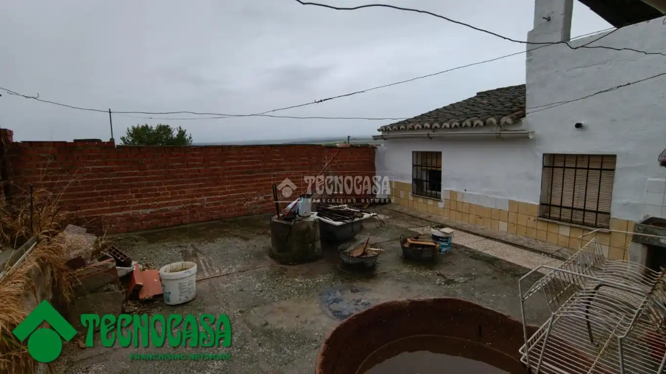 Garten von Einfamilien-Reihenhaus zum Verkauf in La Puebla de Montalbán mit Heizung, Privatgarten und Terrasse