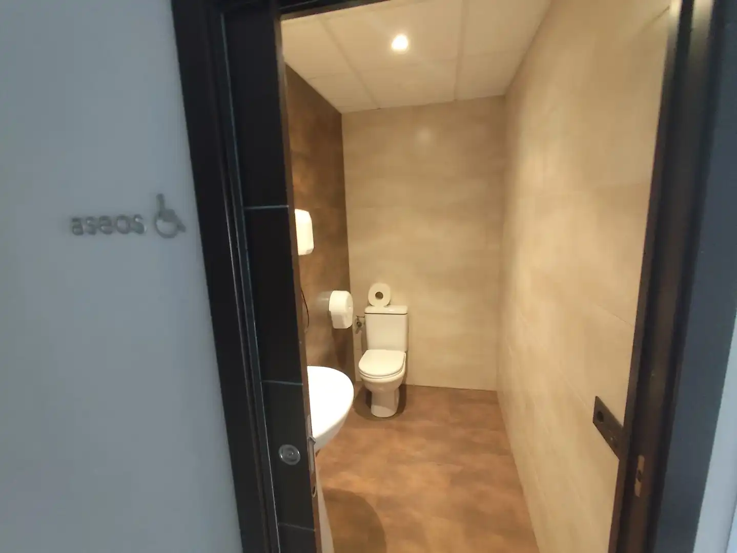Office space with lift to rent in Calle del Propano, imagen 2