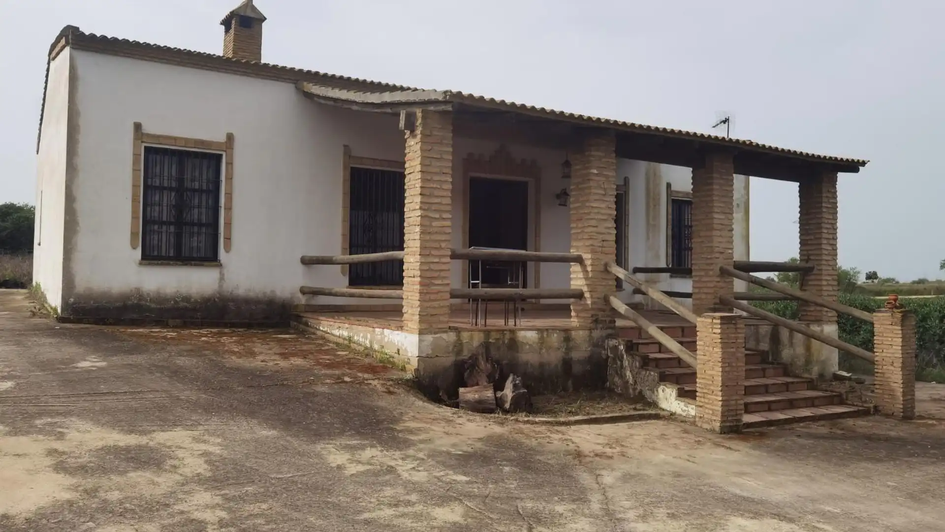 Vista exterior de Casa o xalet en venda en Moguer amb Moblat