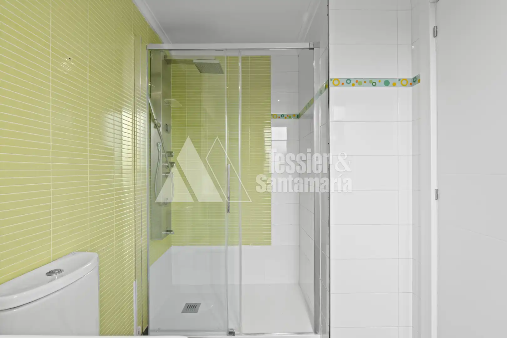 Bathroom of Flat for sale in Gijón   with Heating, Parquet flooring and Storage room