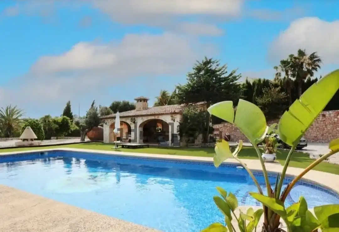 Country house with pool for sale in Benissa pueblo