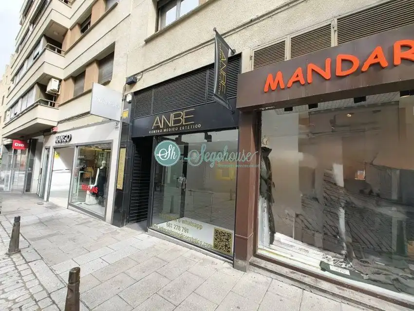 Local commercial à louer à Centro, imagen 51