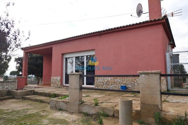 Vista exterior de Casa o xalet en venda en Sils amb Terrassa