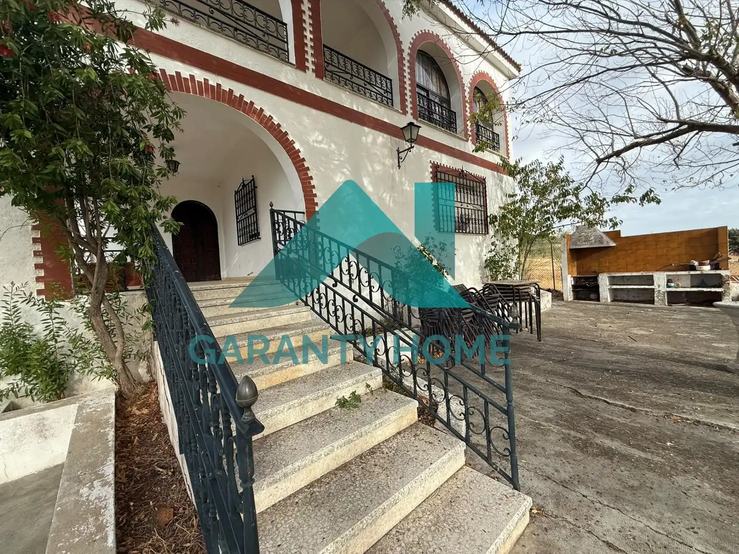 Detached house with terrace for sale in Sierra de Fuentes