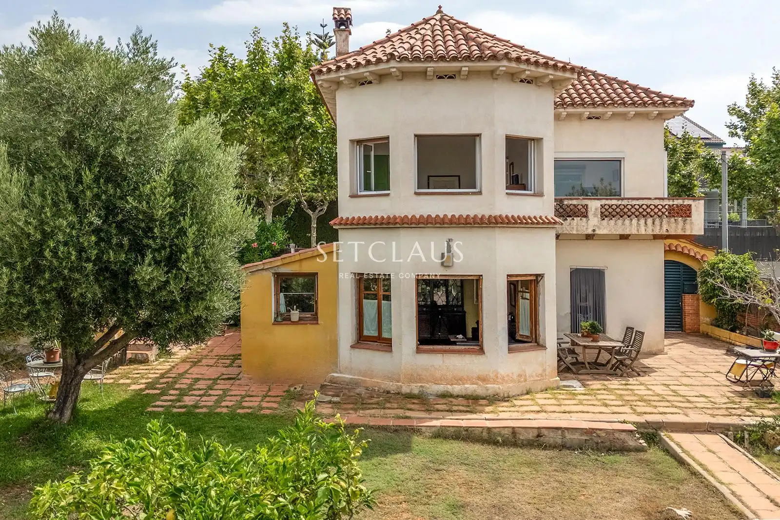 Vista exterior de Casa o xalet en venda en El Masnou amb Calefacció, Jardí privat i Terrassa