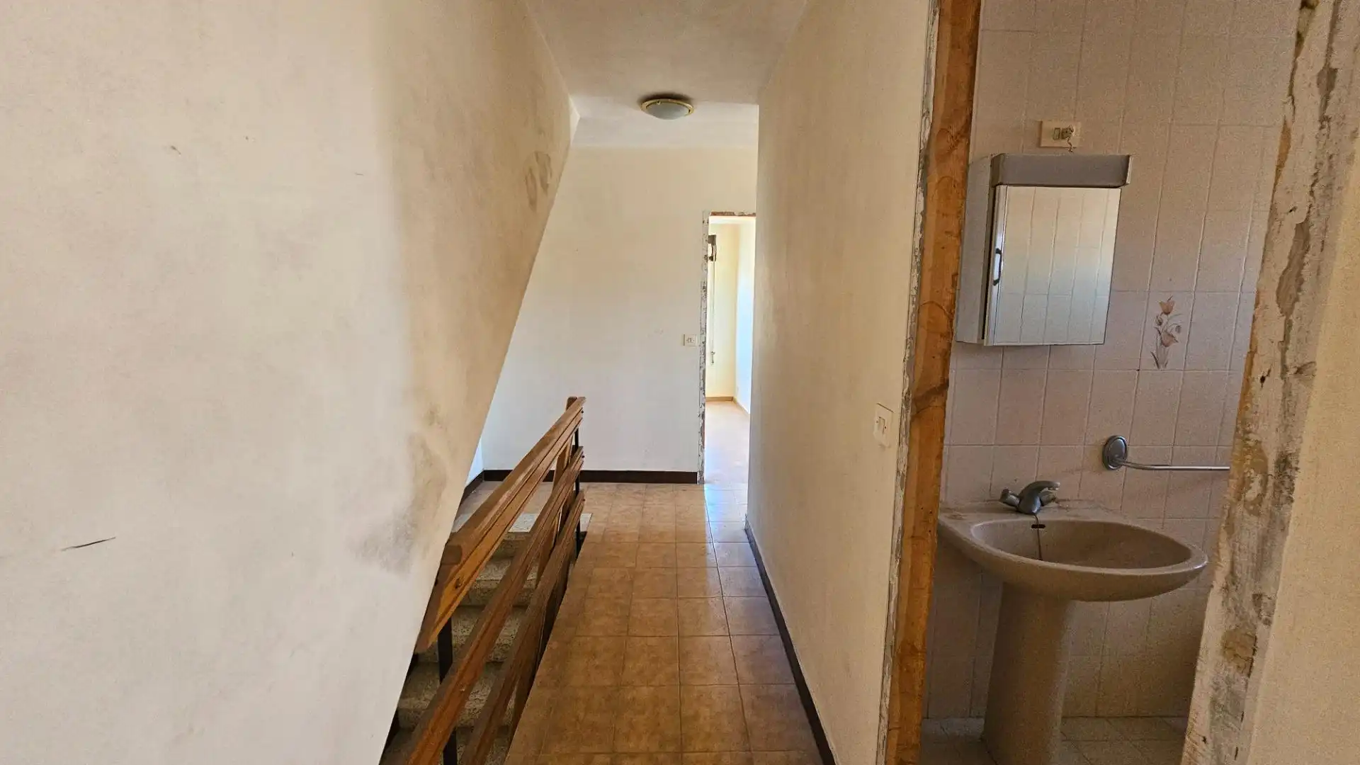 Buildings for sale in Cee