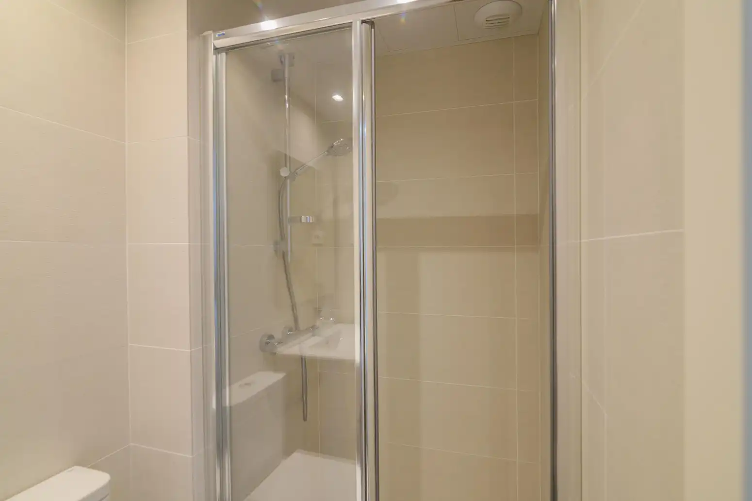 Bathroom of Flat for sale in Sant Boi de Llobregat  with Air Conditioner, Heating and Balcony