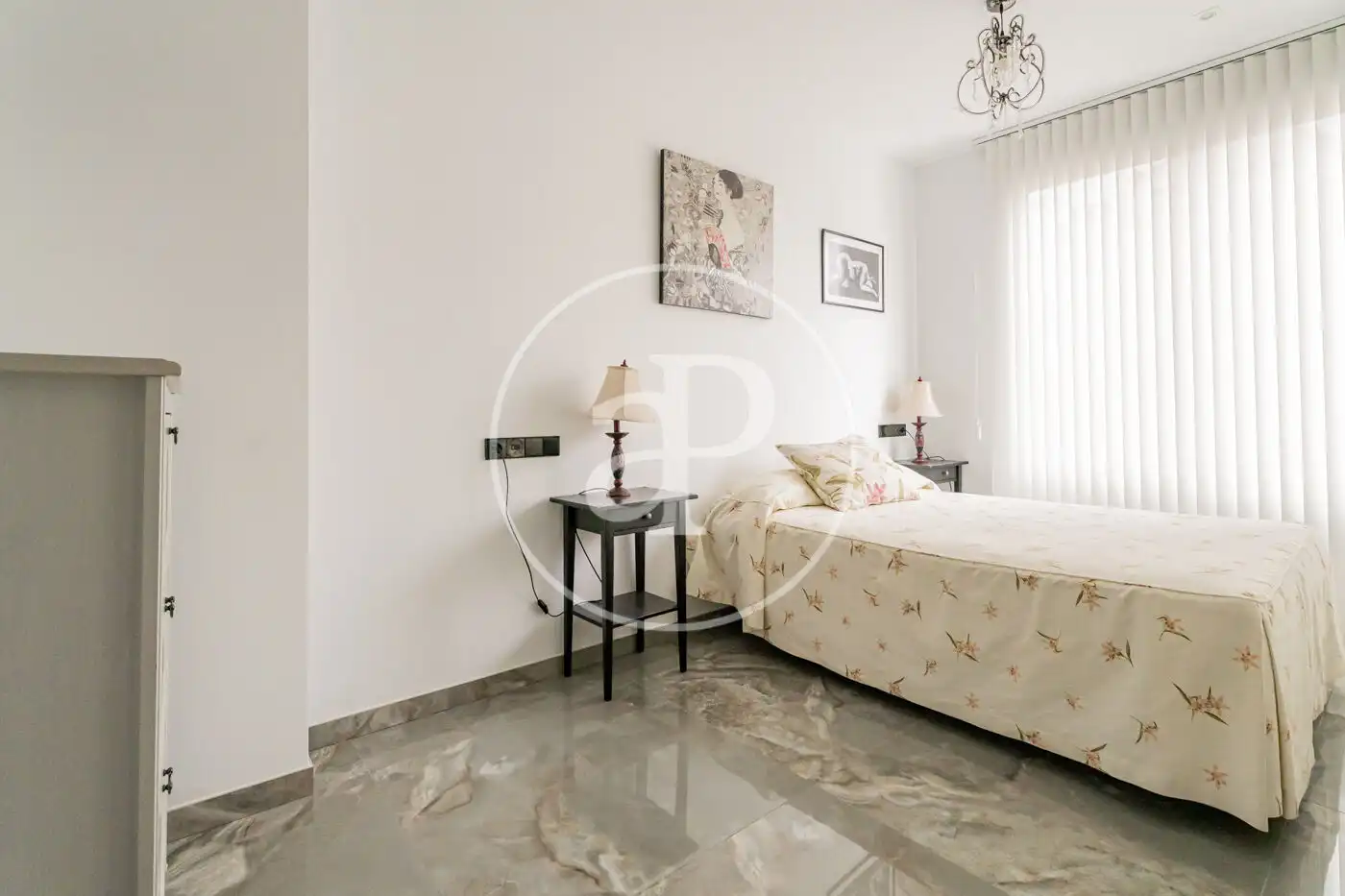 Habitación de Casa adosada en venta en Pozuelo de Alarcón con Aire acondicionado, Calefacción y Jardín privado