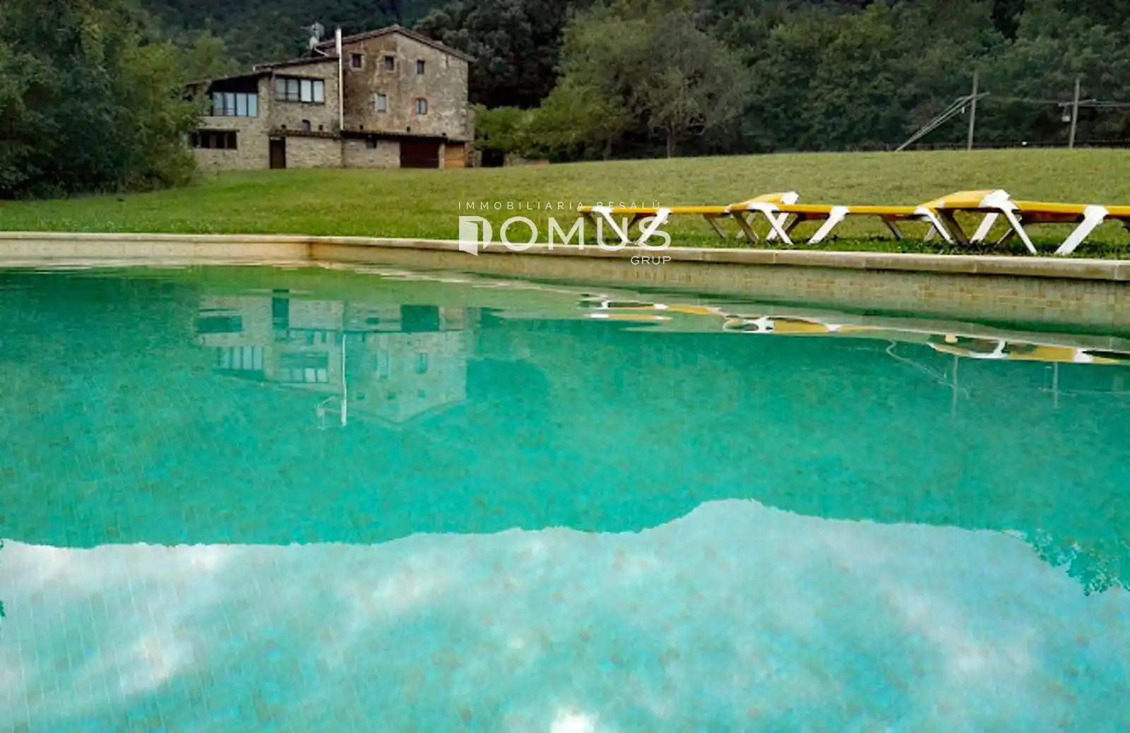 Piscina de Finca rústica en venta en Santa Pau con Calefacción, Parquet y Piscina