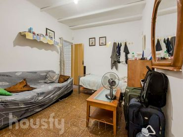Piso con ascensor en venta en Carrer de les Roselles .