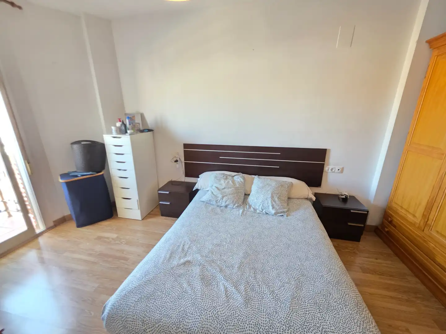 Habitación de Piso en venta en La Zubia con Calefacción, Parquet y Amueblado