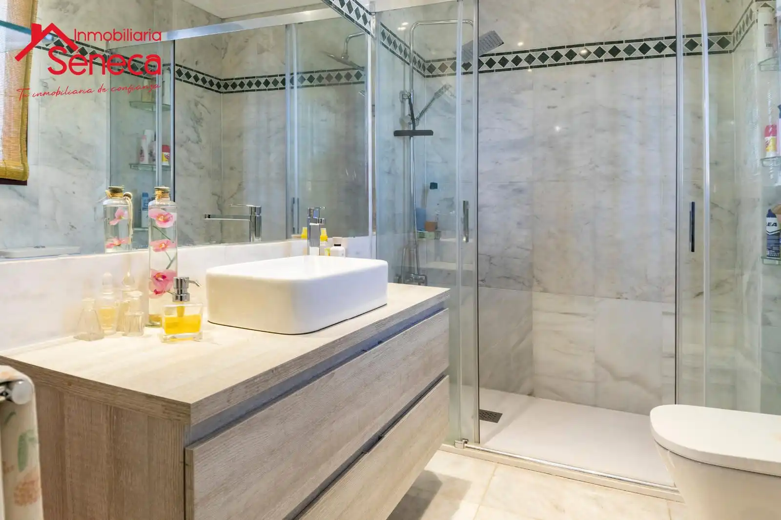 Baño de Casa adosada en venta en Córdoba con Aire acondicionado, Calefacción y Jardín privado